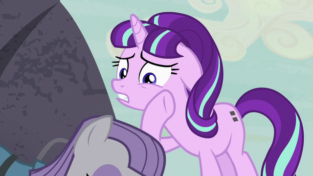 File:Starlight Glimmer whispering to Maud Pie S7E4.png