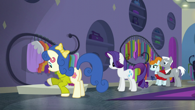 File:Bubblegum Blossom browsing S6E9.png