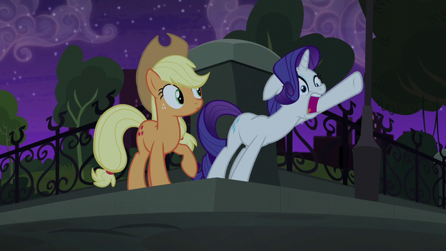 File:Rarity crying "stop!" S5E16.png