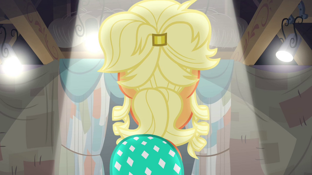 File:Applejack swaying her hips S4E13.png