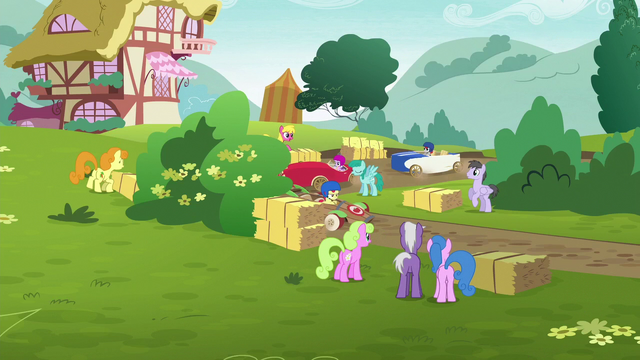File:Derby foals racing around the bend S6E14.png