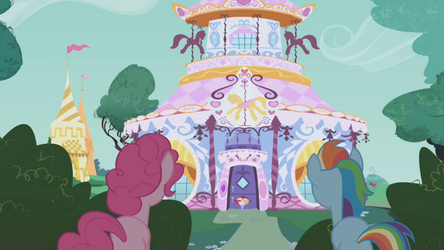 File:Here comes Rarity S1E5.png