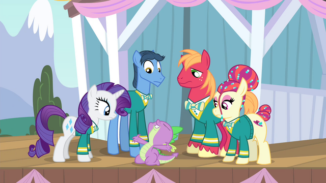 File:Spike complimenting Rarity S4E14.png