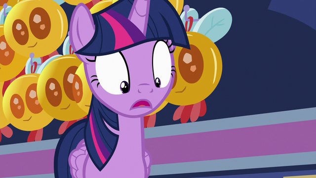File:Twilight Sparkle looks shocked at Flurry Heart S7E3.png