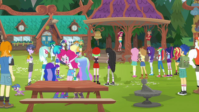File:Campers watching Gloriosa and Timber EG4.png