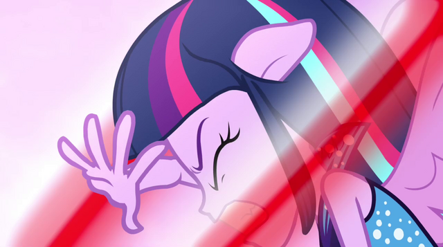 File:Twilight shielding herself from the force EG2.png