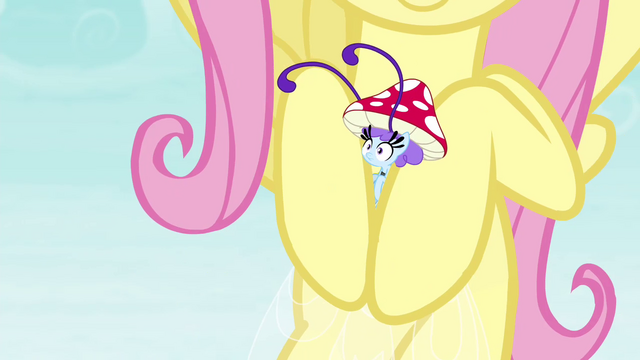 File:Fluttershy catching Breezette S4E16.png