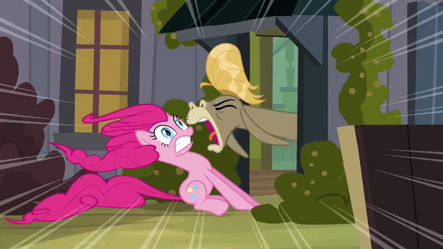 File:Cranky Doodle shouting at Pinkie S2E18.png