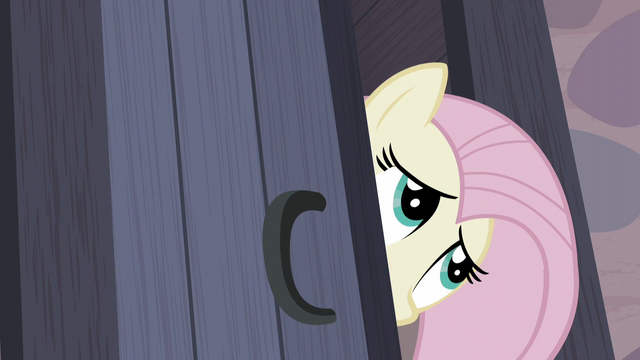 File:Fluttershy peers into Starlight's room S5E2.png