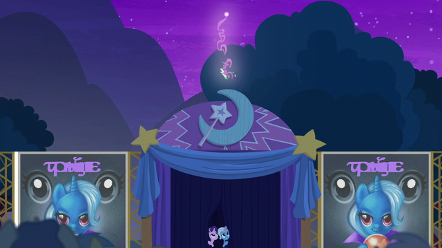 File:Trixie creating fireworks S6E6.png