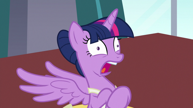 File:Twilight Sparkle hyperventilating S7E10.png