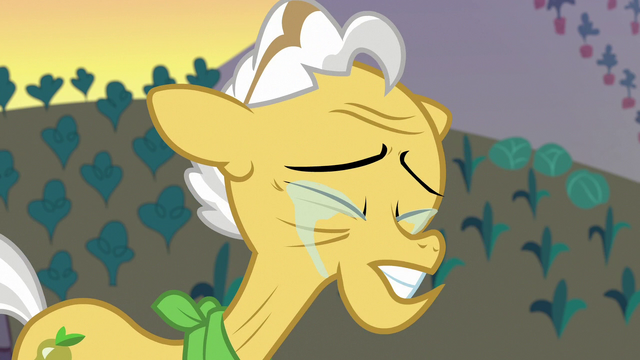 File:Grand Pear crying more tears of guilt S7E13.png