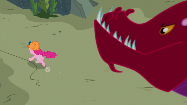 File:Pinkie Pie running away from quarray eel S7E4.png