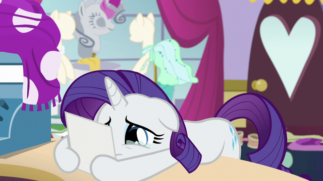 File:Rarity starts to cry over Sweetie Belle S7E6.png