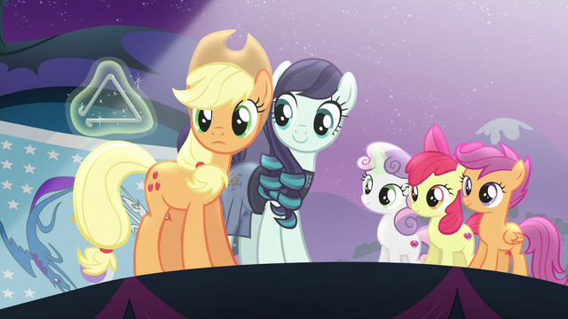 File:Sweetie Belle levitating a triangle S5E24.png