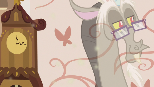 File:Discord having fun watching Fluttershy S7E12.png