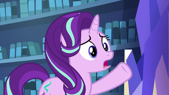 File:Starlight Glimmer getting Rarity's attention S6E21.png