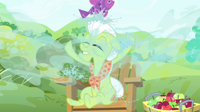 File:Water splashes onto Granny Smith S4E20.png
