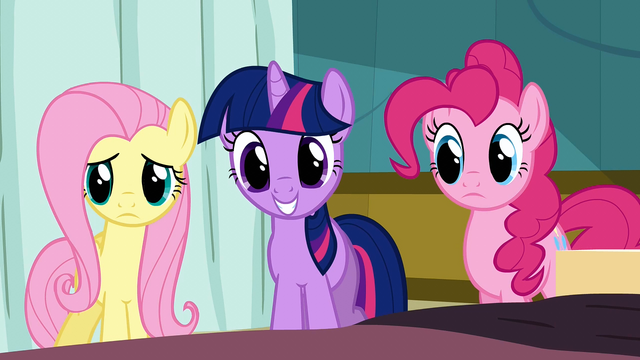 File:Twilight huge smile S2E16.png