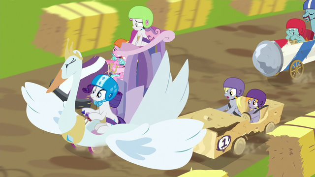 File:Rarity continues to block other racers S6E14.png