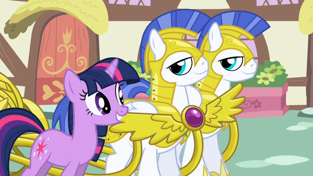 Fil:Twilight Sparkle kungliga vakter Ponyville vagn S1E01.png