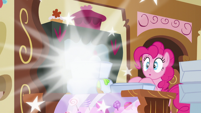 File:Discord vanishes from the bakery S5E7.png