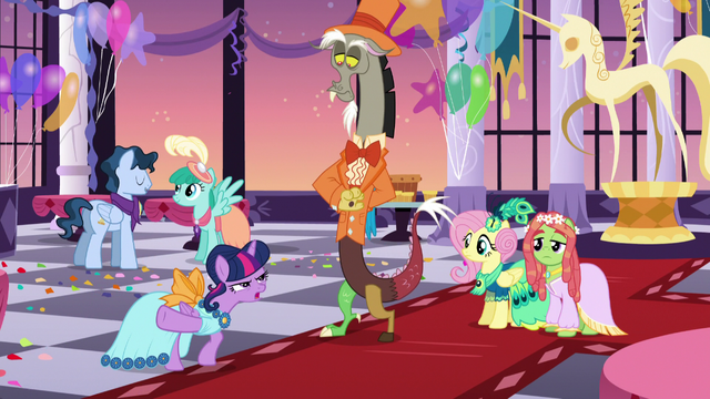 File:Twilight "I told you to keep your friend under control" S5E7.png