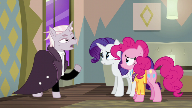 File:Zesty "recommending a disreputable place" S6E12.png