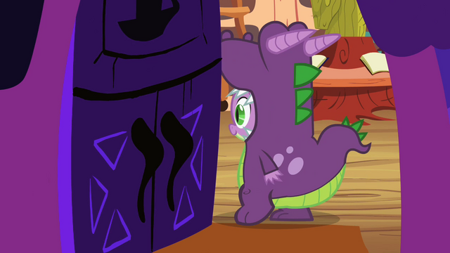 File:Spike leaving the doorway S2E4.png