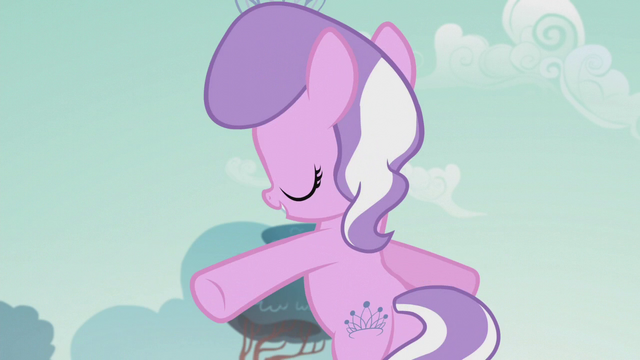 File:Diamond Tiara spins around S5E18.png