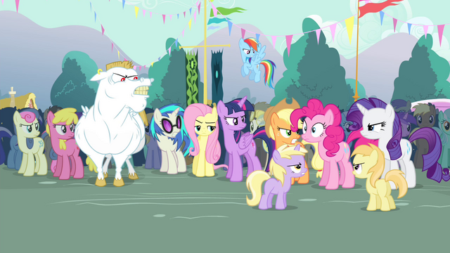 File:Other ponies shh Pinkie S4E13.png