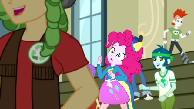 File:CHS students rushing past Pinkie Pie SS4.png