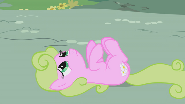 File:Daisy On Back S01E04.png