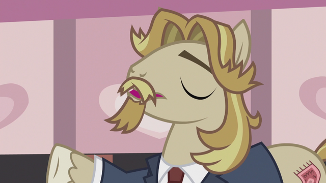 File:Letrotski "Just throw the ball straight!" S5E9.png