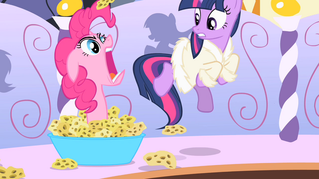 File:Pinkie Pie scares Twilight S1E20.png