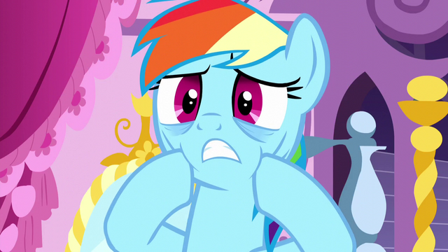 File:Rainbow Dash frightened S5E13.png