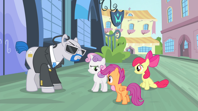 File:Sweetie Belle glaring at Apple Bloom and Scootaloo S4E19.png
