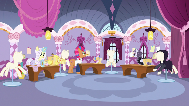 File:Lily, Starstreak, and Inky in boutique sewing room S7E9.png