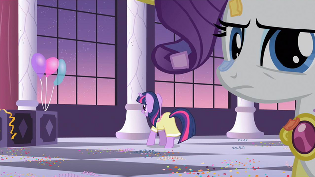 File:Rarity catching ear S2E9.png
