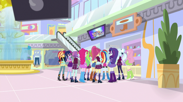 File:Mane Seven and Shadowbolts watch their music video EGS1.png