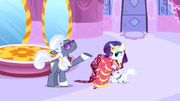S01E14 Hoity Toity w butiku.png