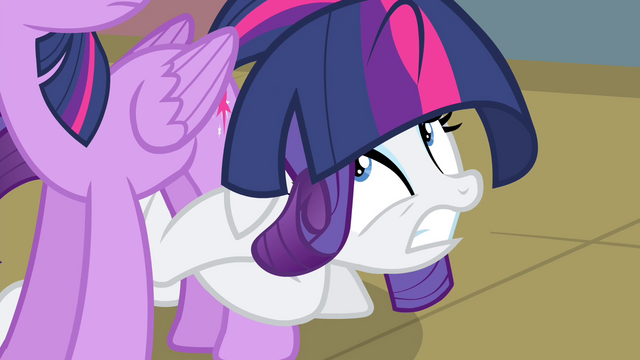 File:Rarity extremely nervous S4E13.png