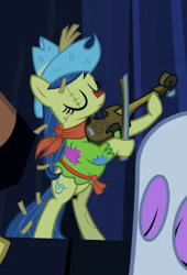 Pony spielt Geige S2E04.png
