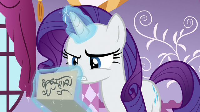 File:Rarity reading the cake note S6E15.png
