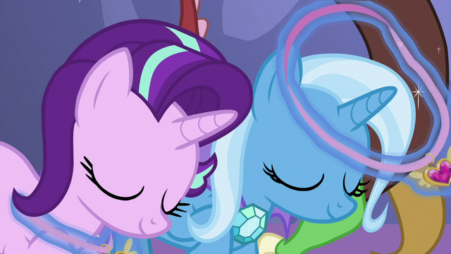 File:Starlight and Trixie receiving their medals S7E1.png