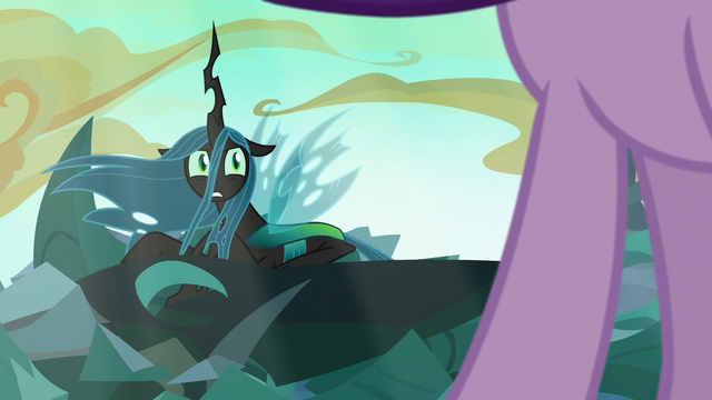 File:Queen Chrysalis looking up at Starlight Glimmer S6E26.png