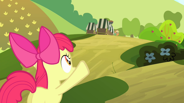 File:Apple Bloom waving at AJ S4E17.png