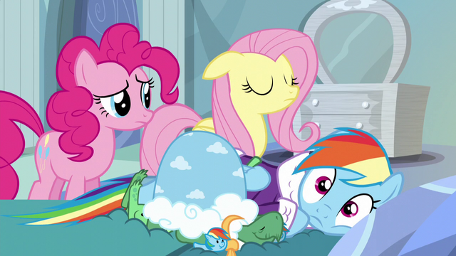 File:Rainbow looking surprised S5E5.png