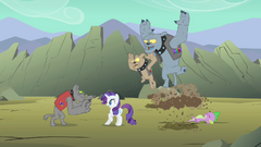 Diamond Dogs attack S01E19