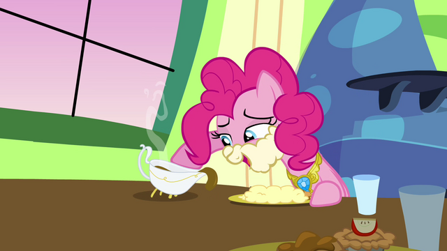 File:Pinkie Pie and the living gravy boat S03E10.png